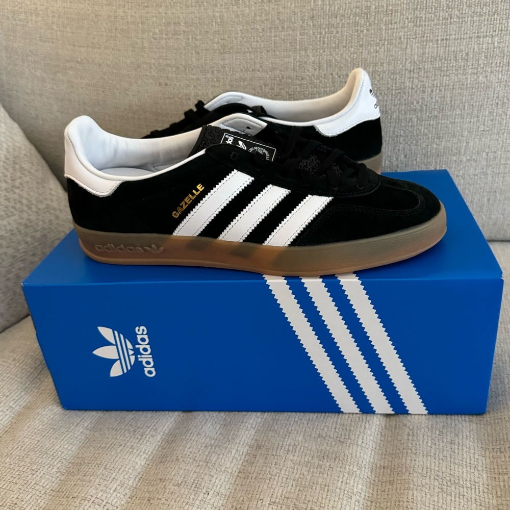 Adidas Gazelle Indoor - Core Black & White | Gum Sole